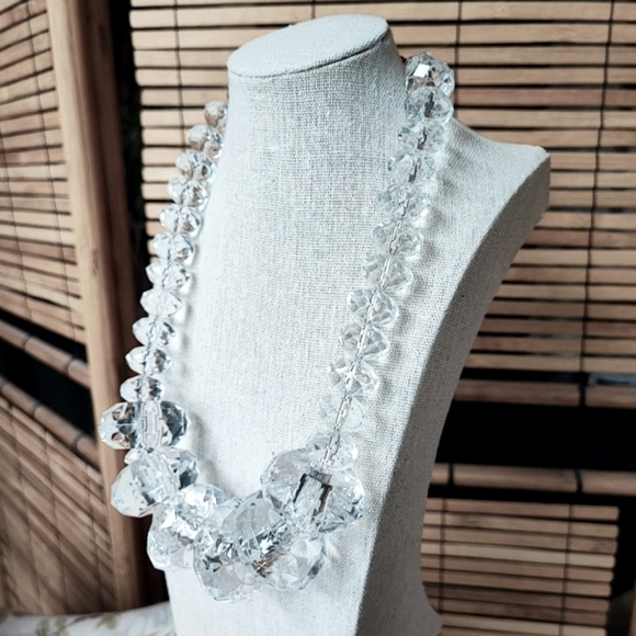 Joan Rivers Oversized Faceted Graduated Heavy Beads Chunky Lucite Necklace - Picture 9 of 9